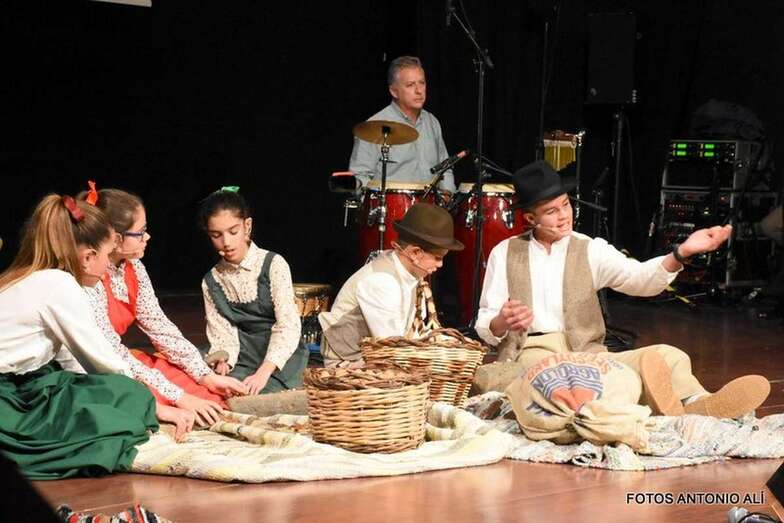 Los niños que actuaron de pregoneros (Foto Antonio Alí)